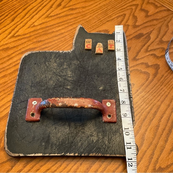 Rustic Cat Towel Holder - Picture 4 of 4